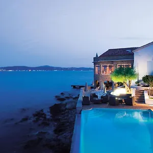 **** Hotel La Belle Aurore - Les Collectionneurs France